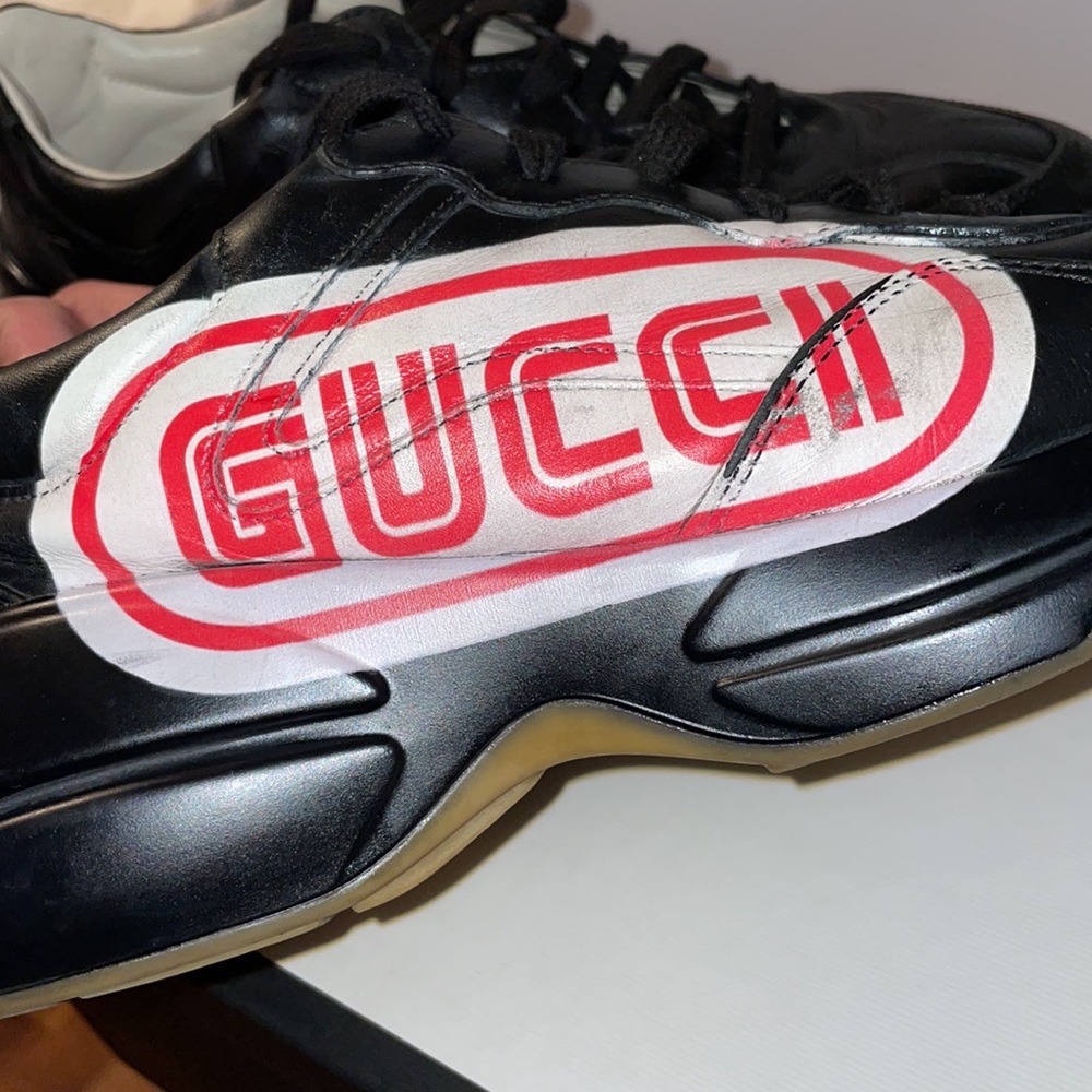 Authentic gucci mens Rhyton sneakers - Picture 11 of 15